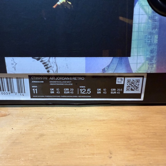 Jordan 6 Georgetown, size 11.0 (OPEN TO OFFERS) - Picture 6 of 7